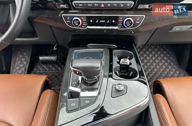 Внедорожник / Кроссовер Audi Q7 2017 в 