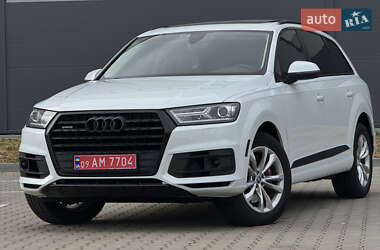 Внедорожник / Кроссовер Audi Q7 2017 в 