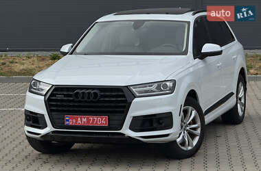 Внедорожник / Кроссовер Audi Q7 2017 в 