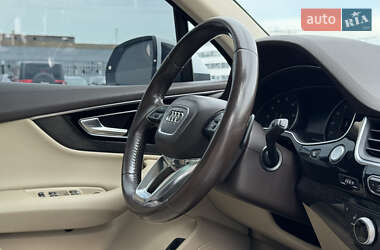 Внедорожник / Кроссовер Audi Q7 2017 в 