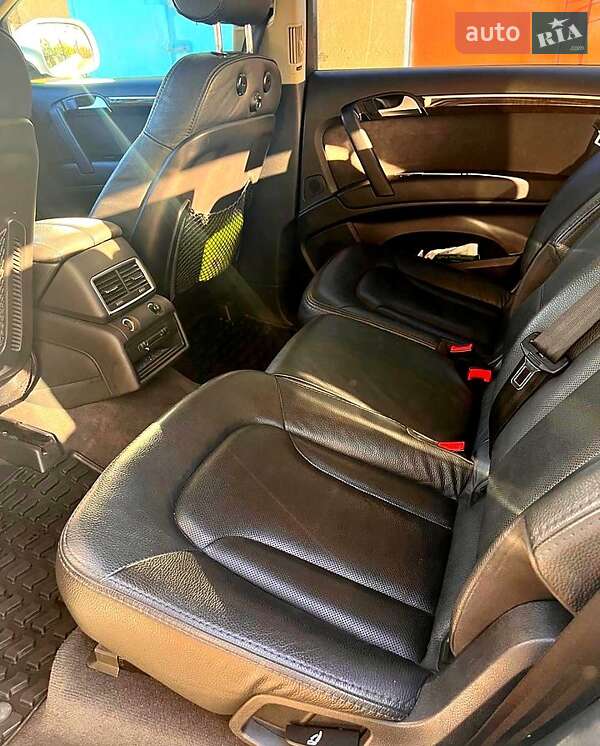 Внедорожник / Кроссовер Audi Q7 2013 в Одессе