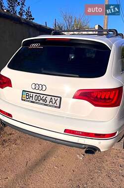 Внедорожник / Кроссовер Audi Q7 2013 в 