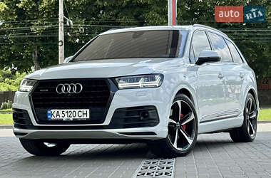 Внедорожник / Кроссовер Audi Q7 2016 в 