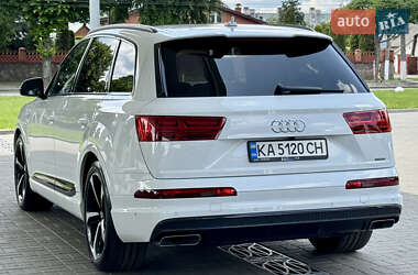 Внедорожник / Кроссовер Audi Q7 2016 в 