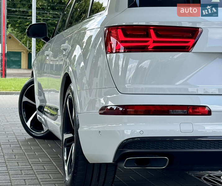 Внедорожник / Кроссовер Audi Q7 2016 в Житомире