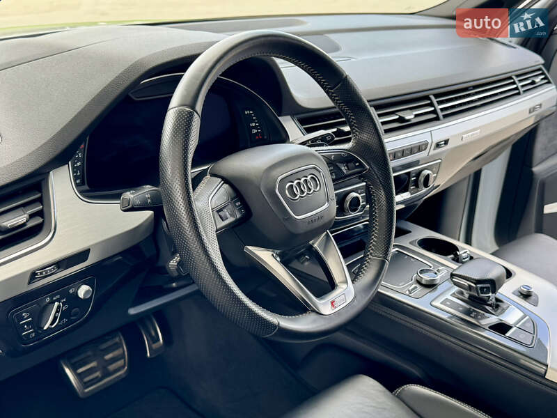 Внедорожник / Кроссовер Audi Q7 2016 в Житомире