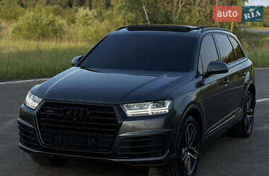 Внедорожник / Кроссовер Audi Q7 2017 в 