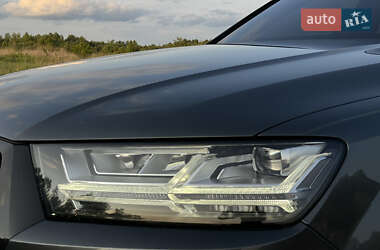 Внедорожник / Кроссовер Audi Q7 2017 в 