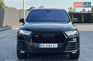 Внедорожник / Кроссовер Audi Q7 2015 в 