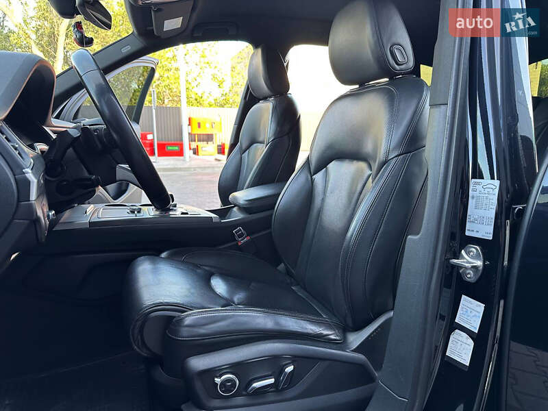 Внедорожник / Кроссовер Audi Q7 2015 в Днепре