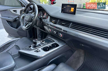 Внедорожник / Кроссовер Audi Q7 2015 в 