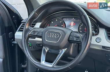 Внедорожник / Кроссовер Audi Q7 2015 в 