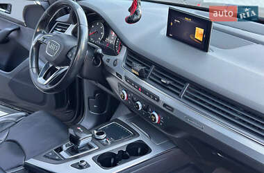 Внедорожник / Кроссовер Audi Q7 2015 в 
