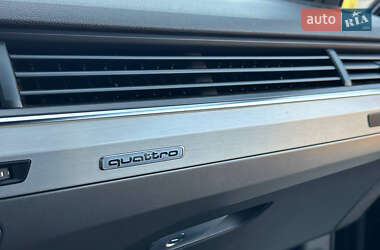 Внедорожник / Кроссовер Audi Q7 2015 в 