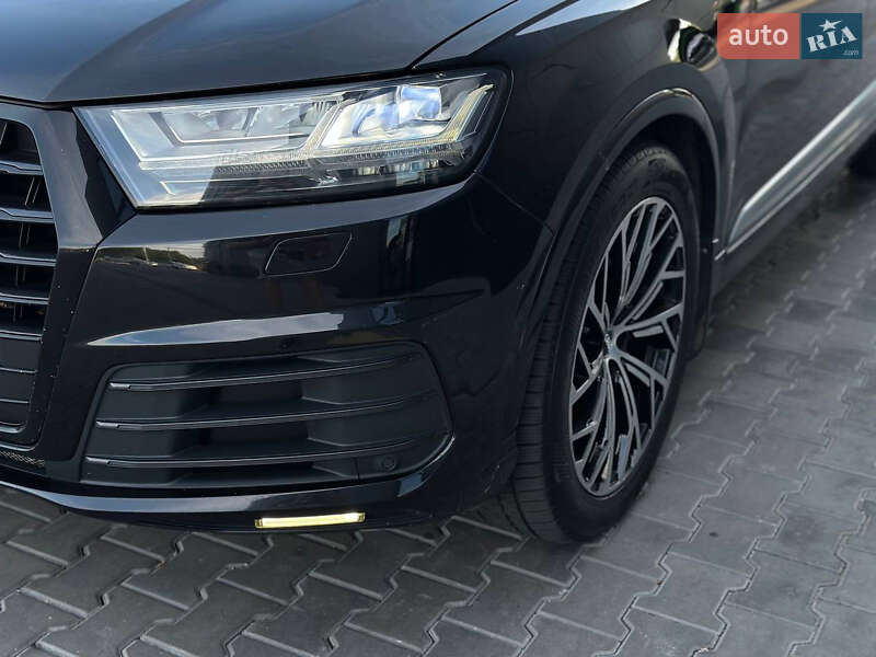 Внедорожник / Кроссовер Audi Q7 2015 в Днепре