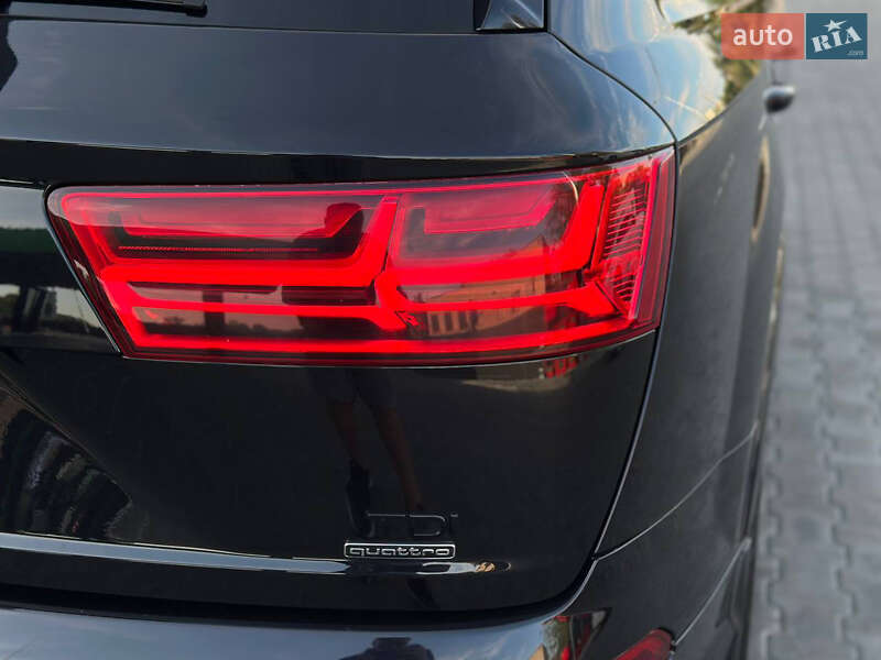 Внедорожник / Кроссовер Audi Q7 2015 в Днепре