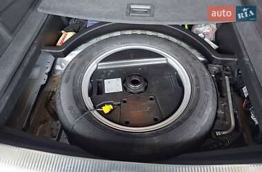 Внедорожник / Кроссовер Audi Q7 2010 в 