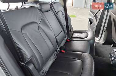 Внедорожник / Кроссовер Audi Q7 2010 в 