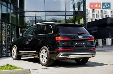 Внедорожник / Кроссовер Audi Q7 2021 в 