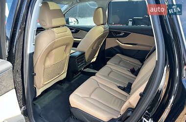Внедорожник / Кроссовер Audi Q7 2021 в 