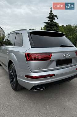 Внедорожник / Кроссовер Audi Q7 2018 в Черновцах