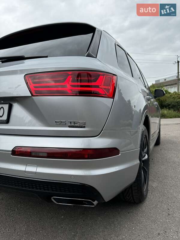 Позашляховик / Кросовер Audi Q7 2018 в Дніпрі