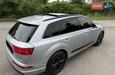 Внедорожник / Кроссовер Audi Q7 2018 в 