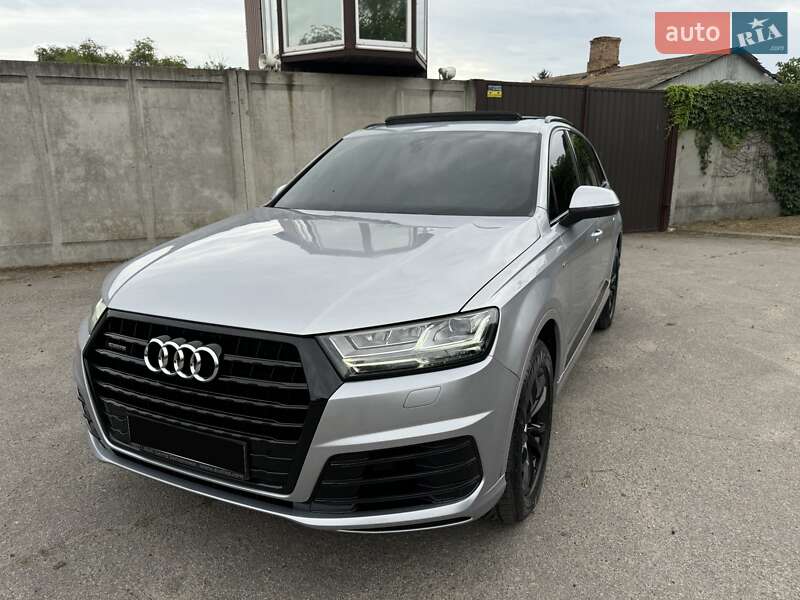 Позашляховик / Кросовер Audi Q7 2018 в Дніпрі