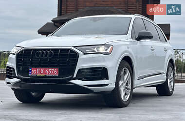 Внедорожник / Кроссовер Audi Q7 2021 в 