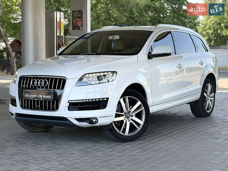 Внедорожник / Кроссовер Audi Q7 2013 в 