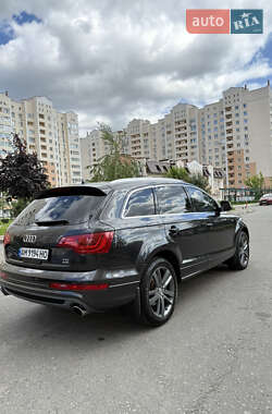 Позашляховик / Кросовер Audi Q7 2011 в 