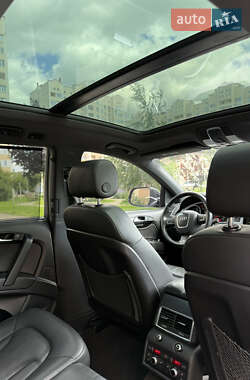 Позашляховик / Кросовер Audi Q7 2011 в 
