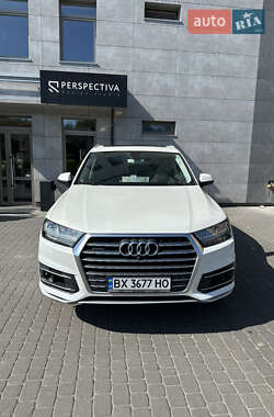 Внедорожник / Кроссовер Audi Q7 2016 в 