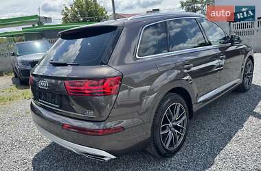 Внедорожник / Кроссовер Audi Q7 2015 в 