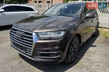 Внедорожник / Кроссовер Audi Q7 2015 в 