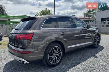 Внедорожник / Кроссовер Audi Q7 2015 в 