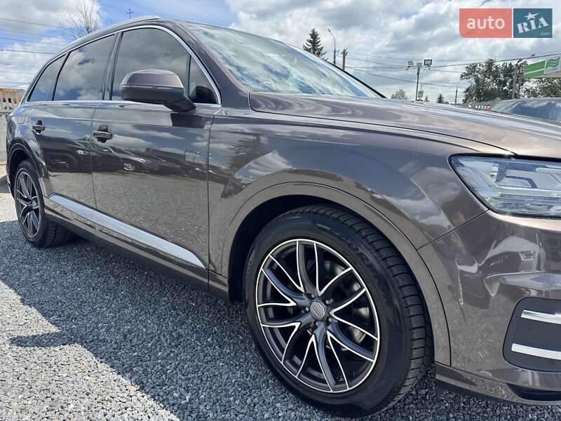 Внедорожник / Кроссовер Audi Q7 2015 в Тернополе