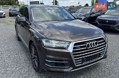 Внедорожник / Кроссовер Audi Q7 2015 в 