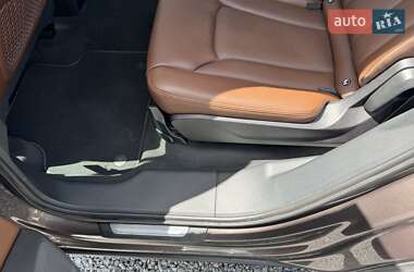 Внедорожник / Кроссовер Audi Q7 2015 в 