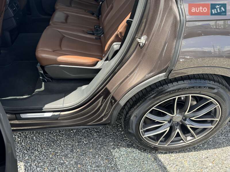 Внедорожник / Кроссовер Audi Q7 2015 в Тернополе