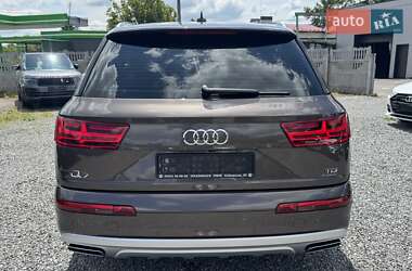 Внедорожник / Кроссовер Audi Q7 2015 в 