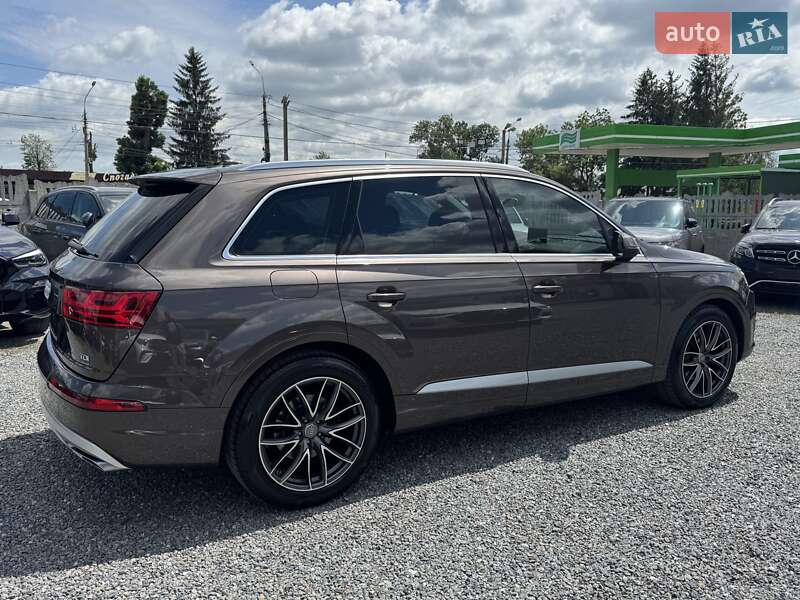 Внедорожник / Кроссовер Audi Q7 2015 в Тернополе