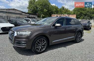 Внедорожник / Кроссовер Audi Q7 2015 в 