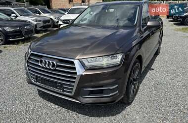 Внедорожник / Кроссовер Audi Q7 2015 в 