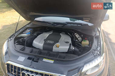 Внедорожник / Кроссовер Audi Q7 2015 в 