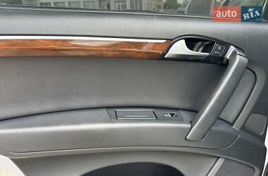 Внедорожник / Кроссовер Audi Q7 2012 в 