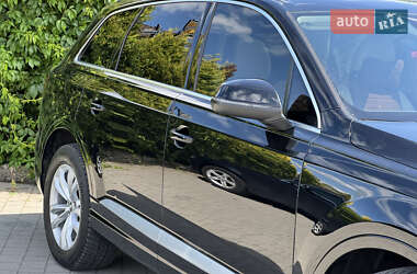 Позашляховик / Кросовер Audi Q7 2018 в 