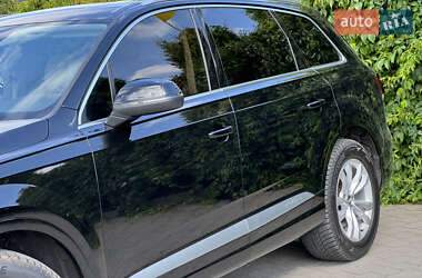 Позашляховик / Кросовер Audi Q7 2018 в 