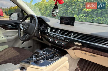 Позашляховик / Кросовер Audi Q7 2018 в 