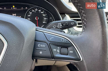Позашляховик / Кросовер Audi Q7 2018 в 